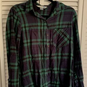 Old Navy plaid classic shirt. Size medium.